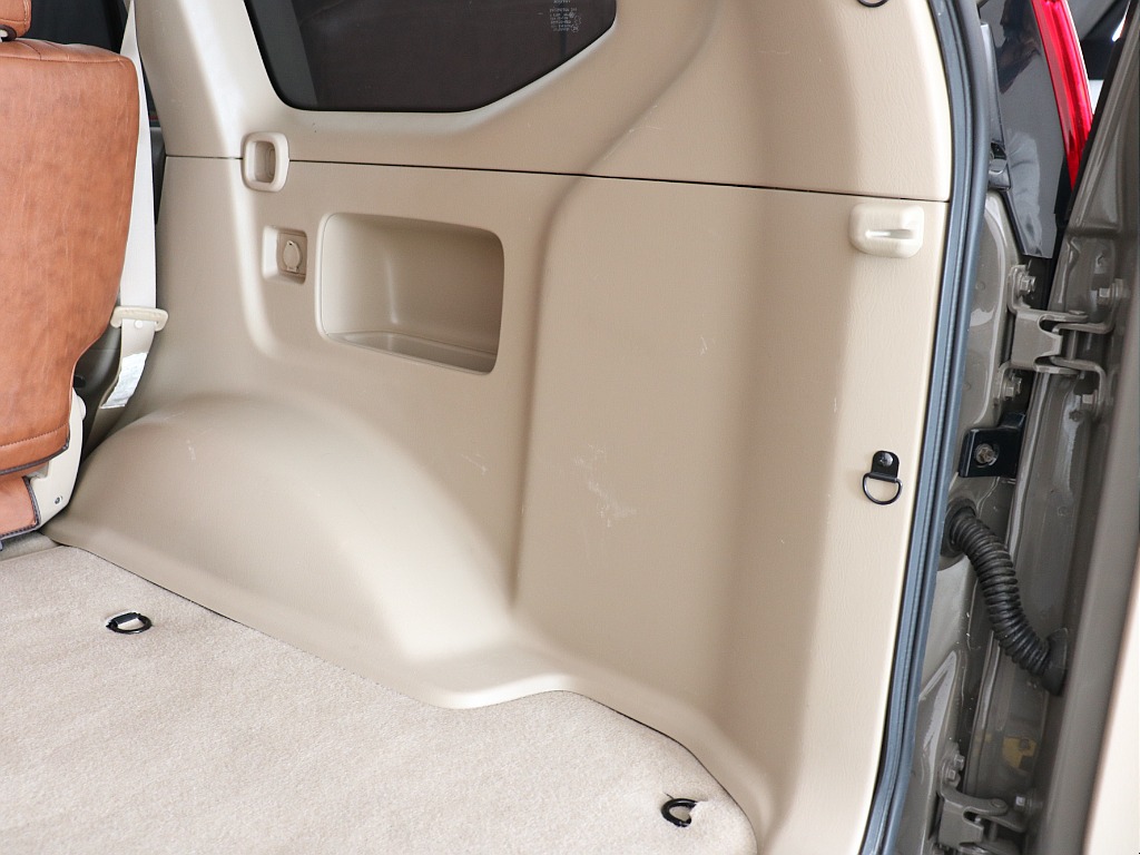 ラゲッジスペース右！