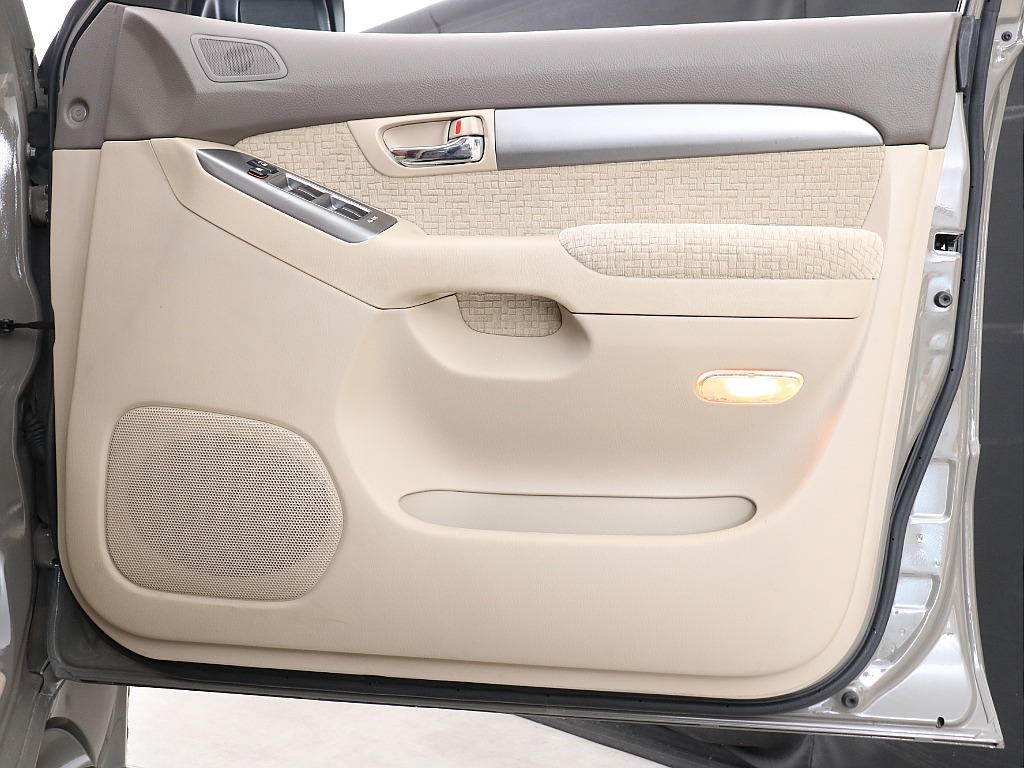 運転席ドアトリム！