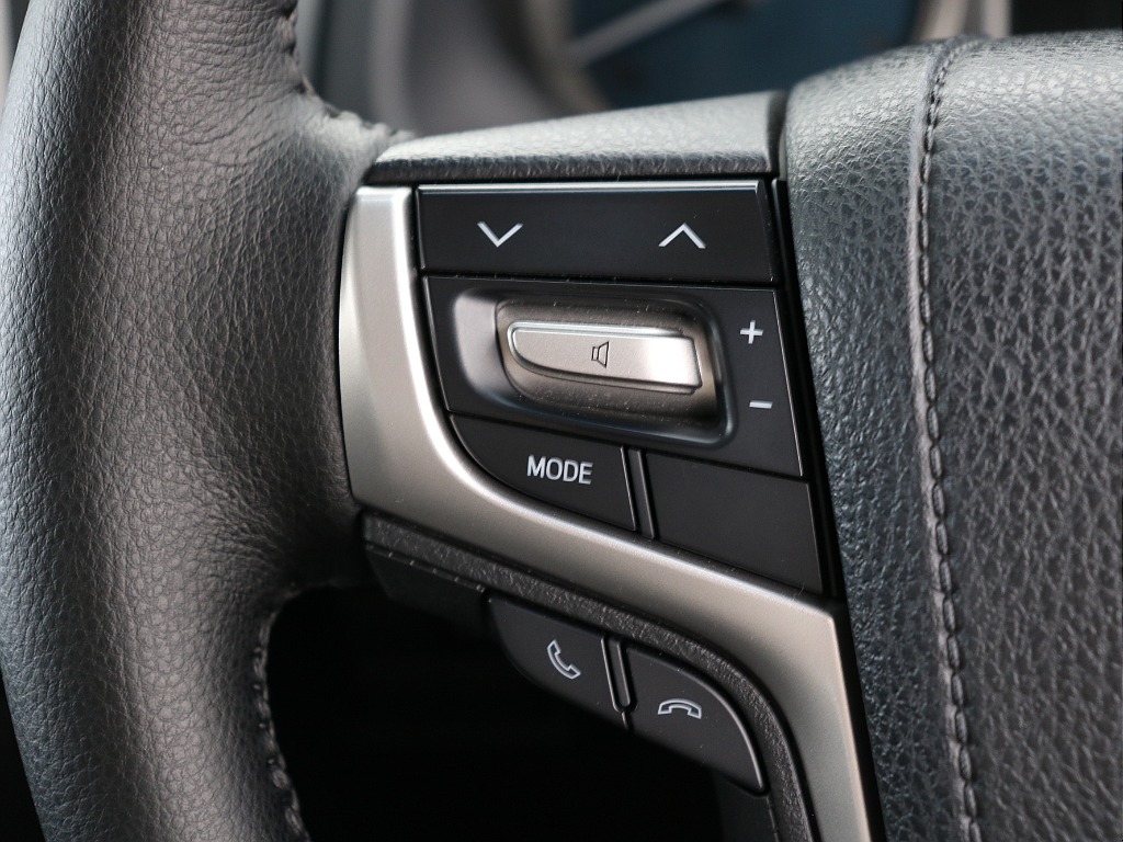 ステアリングスイッチ左！