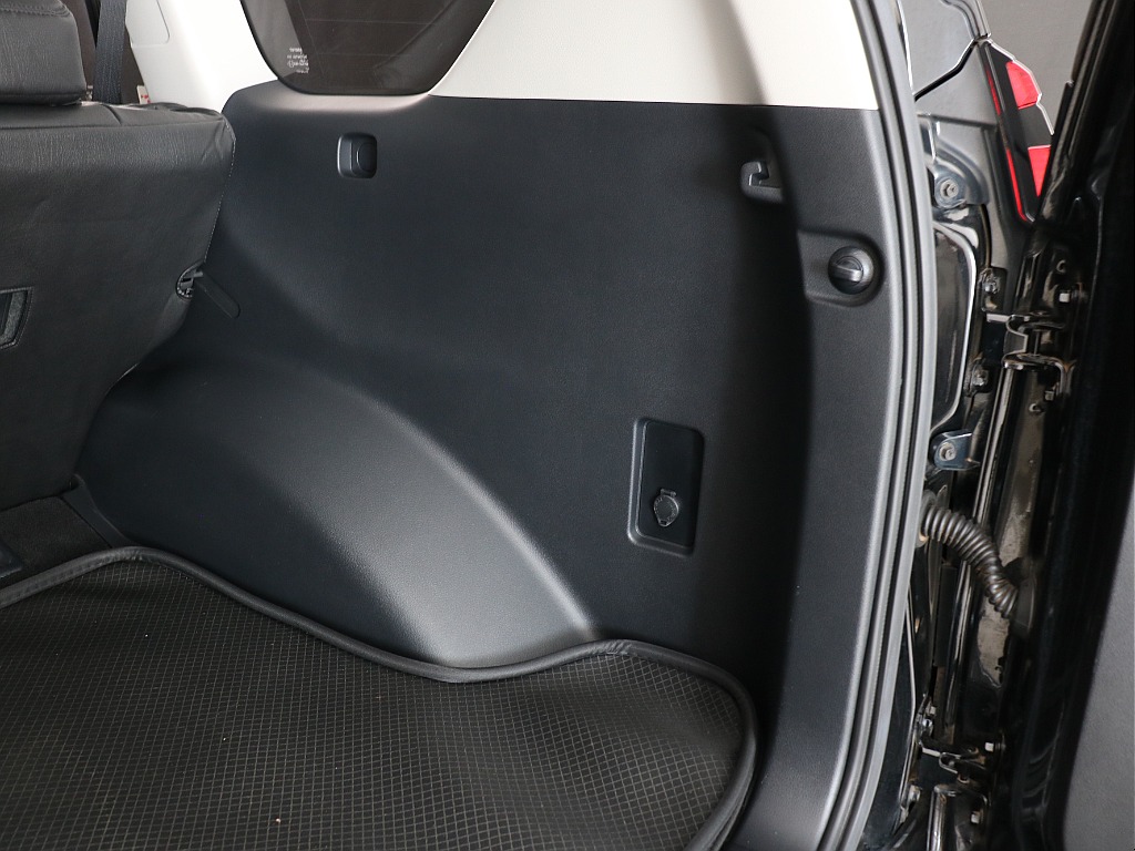 ラゲッジスペース右！