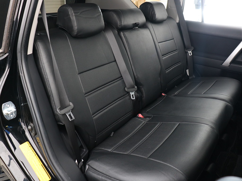 広々としたセカンドシート！前方に倒すシートアレンジも可能になります！