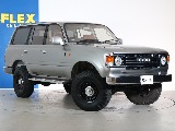 専用ボディーキットでオリジナリティー溢れた1台です！