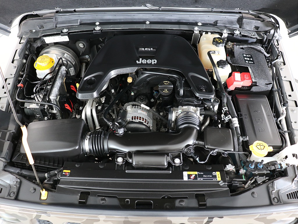 エンジンは3600㏄で、力強い走りの一方で静寂性もある乗り心地がいい一台です！