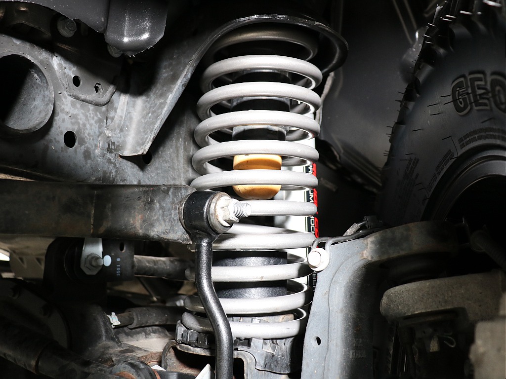 ラフカントリーキットで2.5インチリフトアップ！ラングラーと言えばリフトアップですよね！