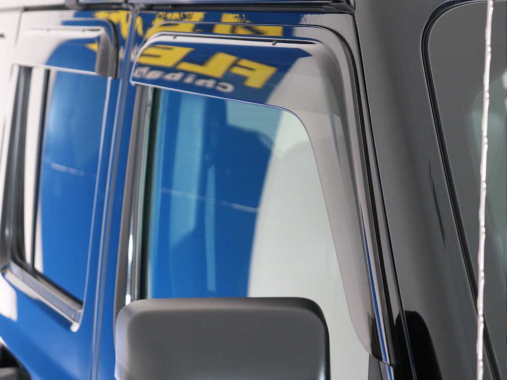 サイドバイザー付きのお車です！！