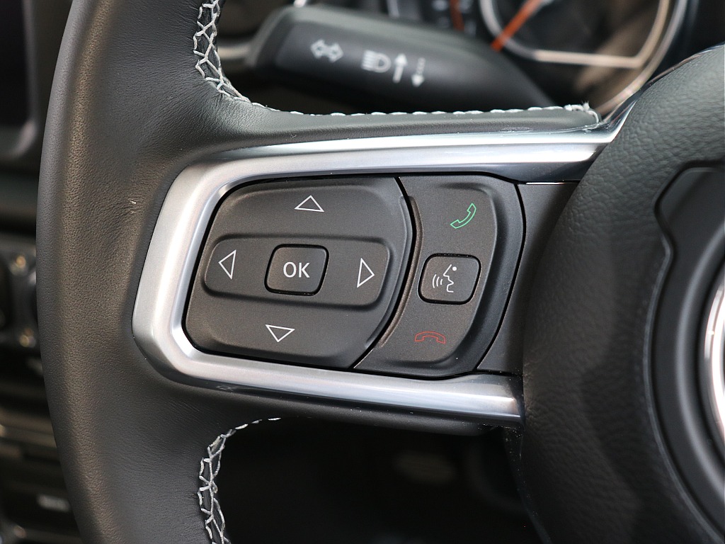 ステアリングスイッチ左！