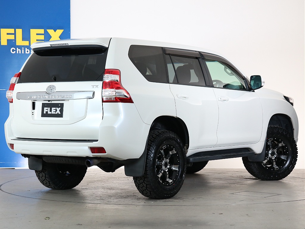 中期型特徴の赤白赤白テールランプ！