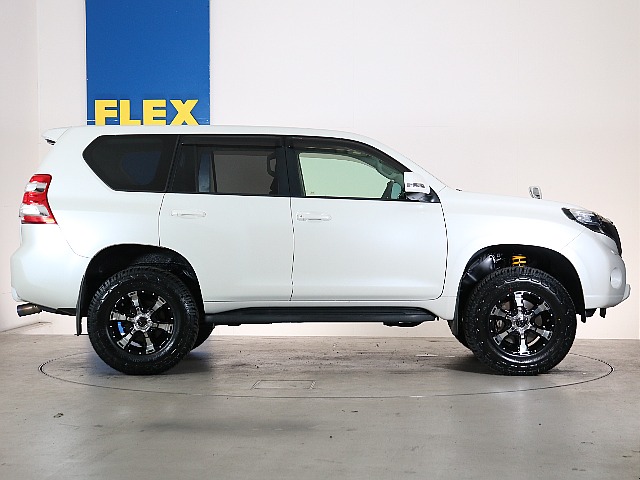 サイドステップ付きで小さいお子さんや女性の方でも乗り降りらくちん！