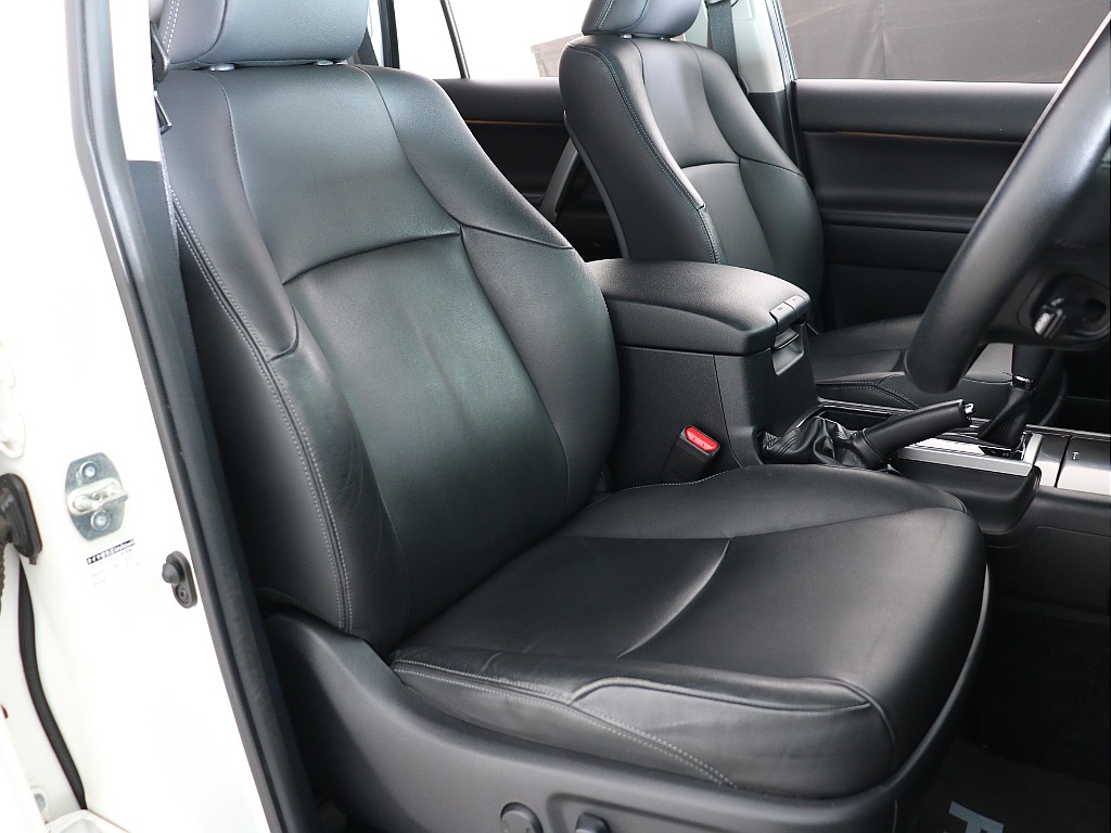 TXLグレードのため、パワーシート標準装備！