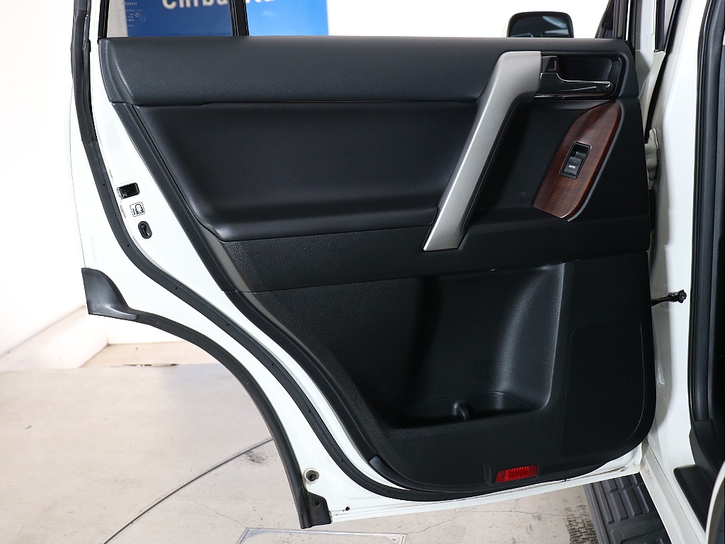 トヨタ ランドクルーザープラド(53枚目)