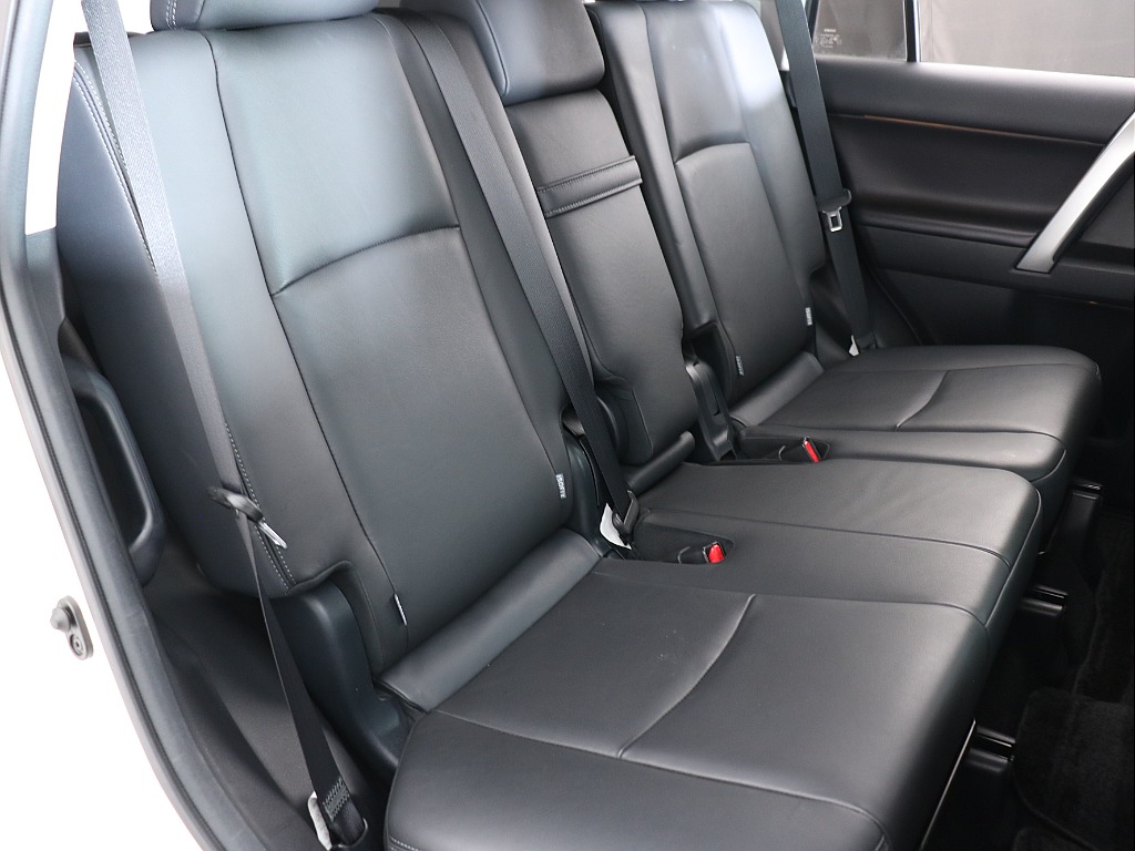 TXL特徴の本革シート！