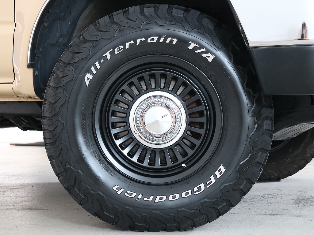 DEANカルフォルニア＆BFグッドリッチATタイヤ！ベージュとブラックがマッチ♪