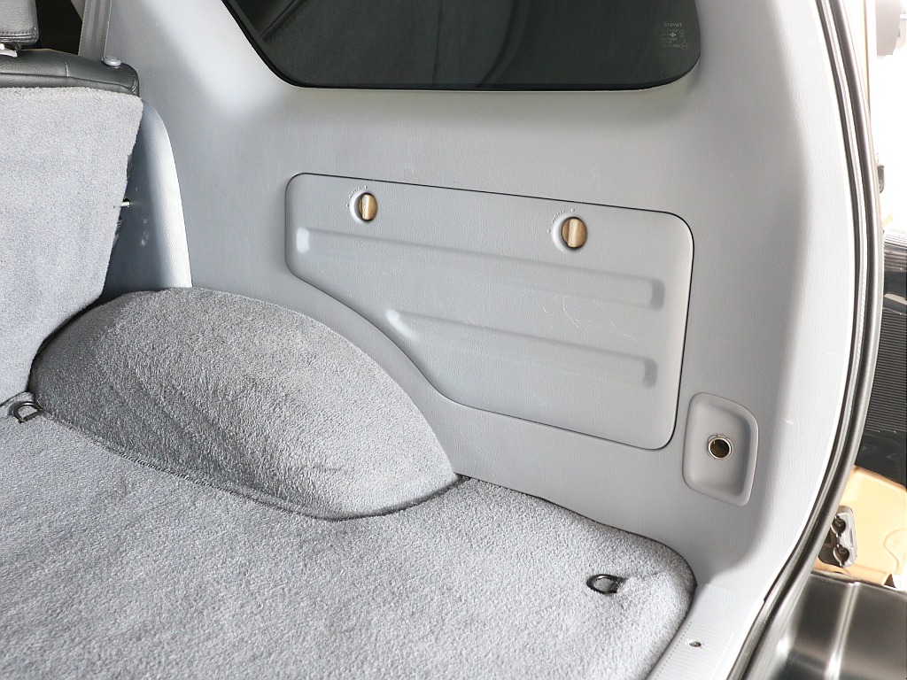 ラゲッジスペース右！