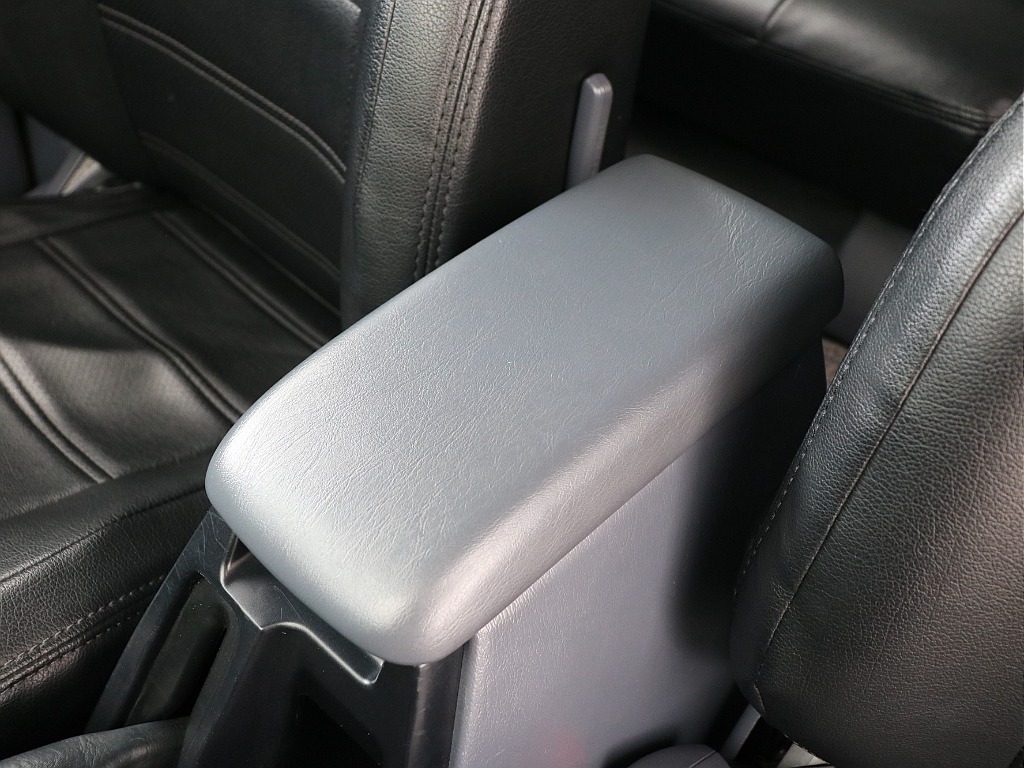 センターアームレスト！