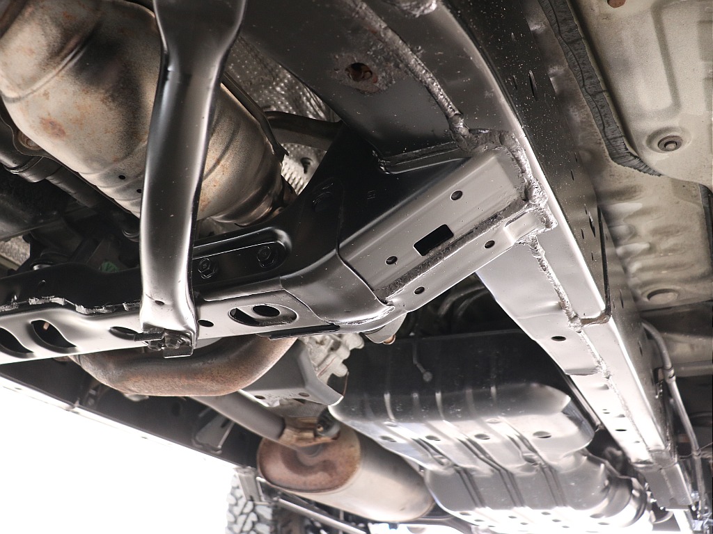 堅牢なラダーフレーム！下廻り防錆塗装も施工済み！