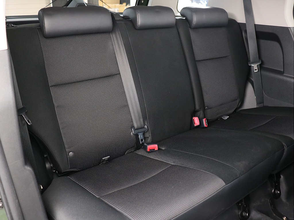 セカンドシートもご覧の通り！手荒に使用されていないことが伺えますね♪
