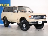 ランクル60を彷彿とさせるフロントマスク！