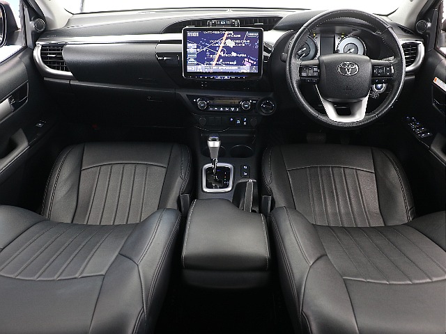 ブラックを基調としたシンプルなデザイン！傷なども少なく手荒に使われていないことが伺えますね！