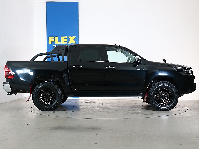 ちょいリフトアップにより他の車両とは少し違った味を醸し出してくれるスタイルに！