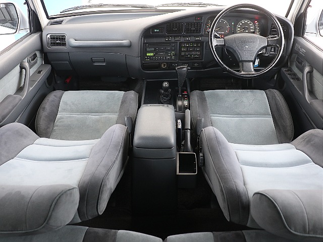 フルオリジナルのインテリア！30年たった今でも生き生きした状態を維持しています！