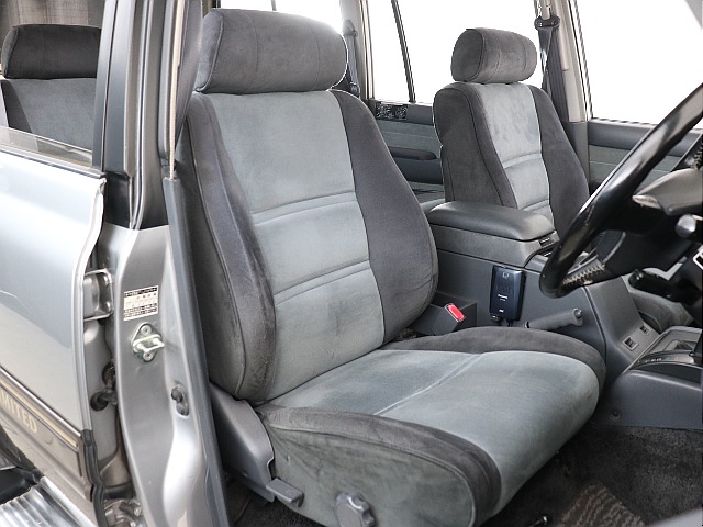 エクセーヌ生地の純正シート！