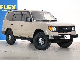 丸目フェイスに横文字のTOYOTAエンブレムが、クラシック感を増します！