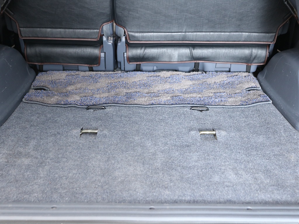 ラゲッジスペース中央！