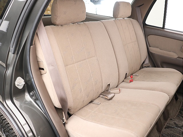 2列目もほとんど使用感を感じさせないキレイさ！