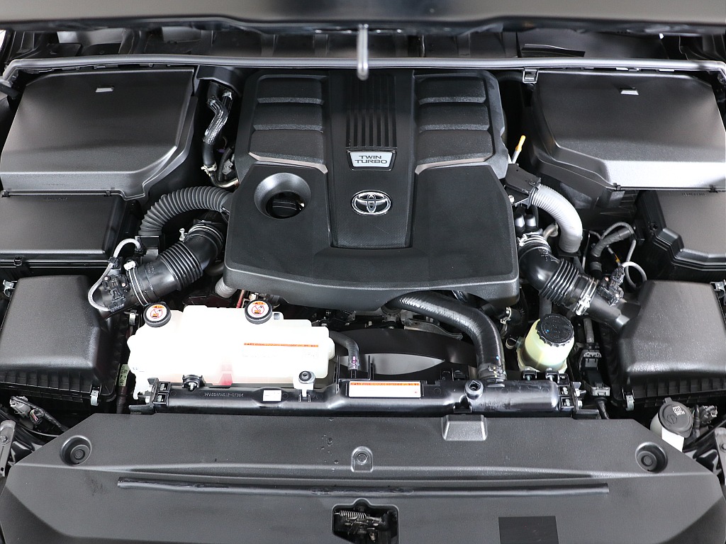 ガソリン・ツインターボエンジン！低速域から高速域まで素晴らしい走りが可能！