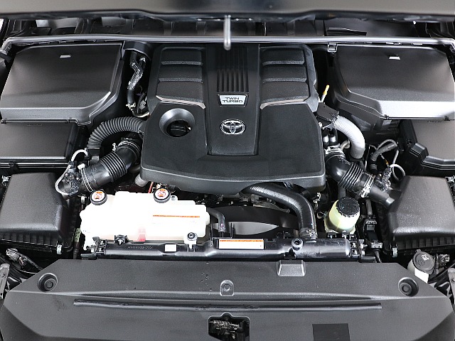 ガソリン・ツインターボエンジン！低速域から高速域まで素晴らしい走りが可能！