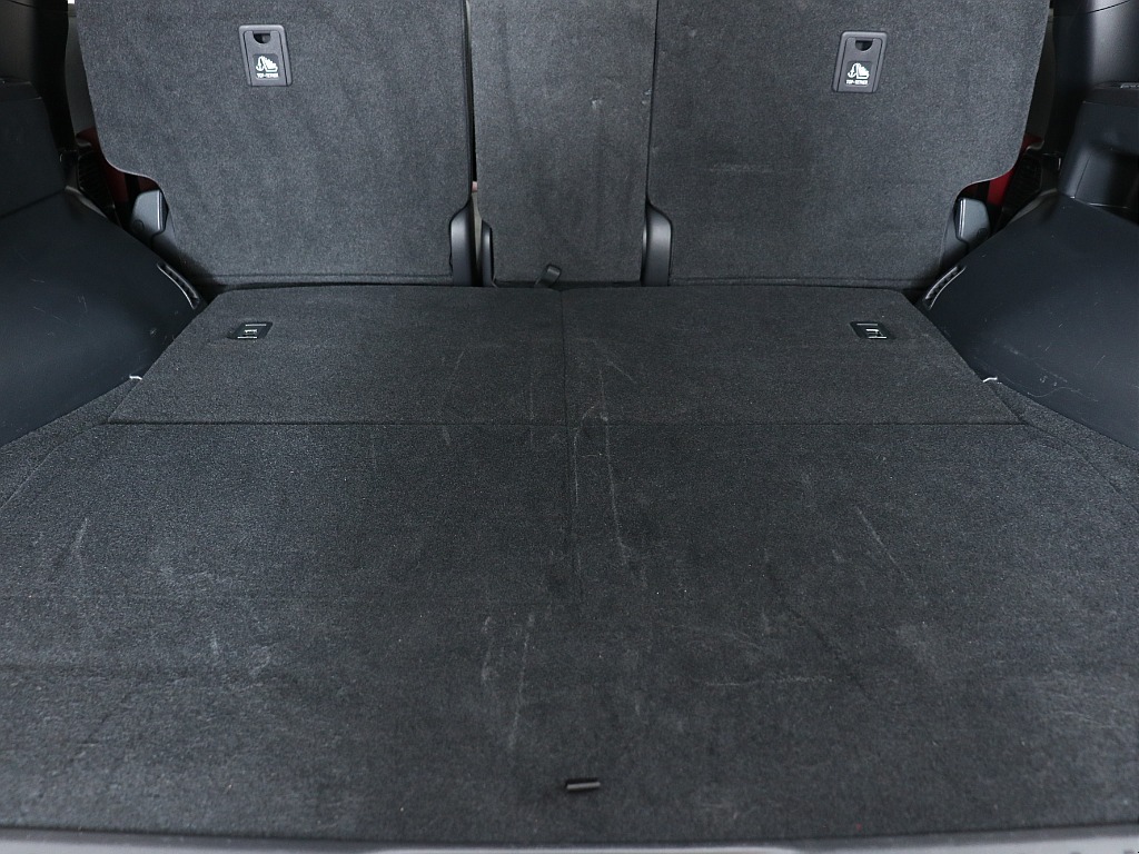 ラゲッジスペース中央！