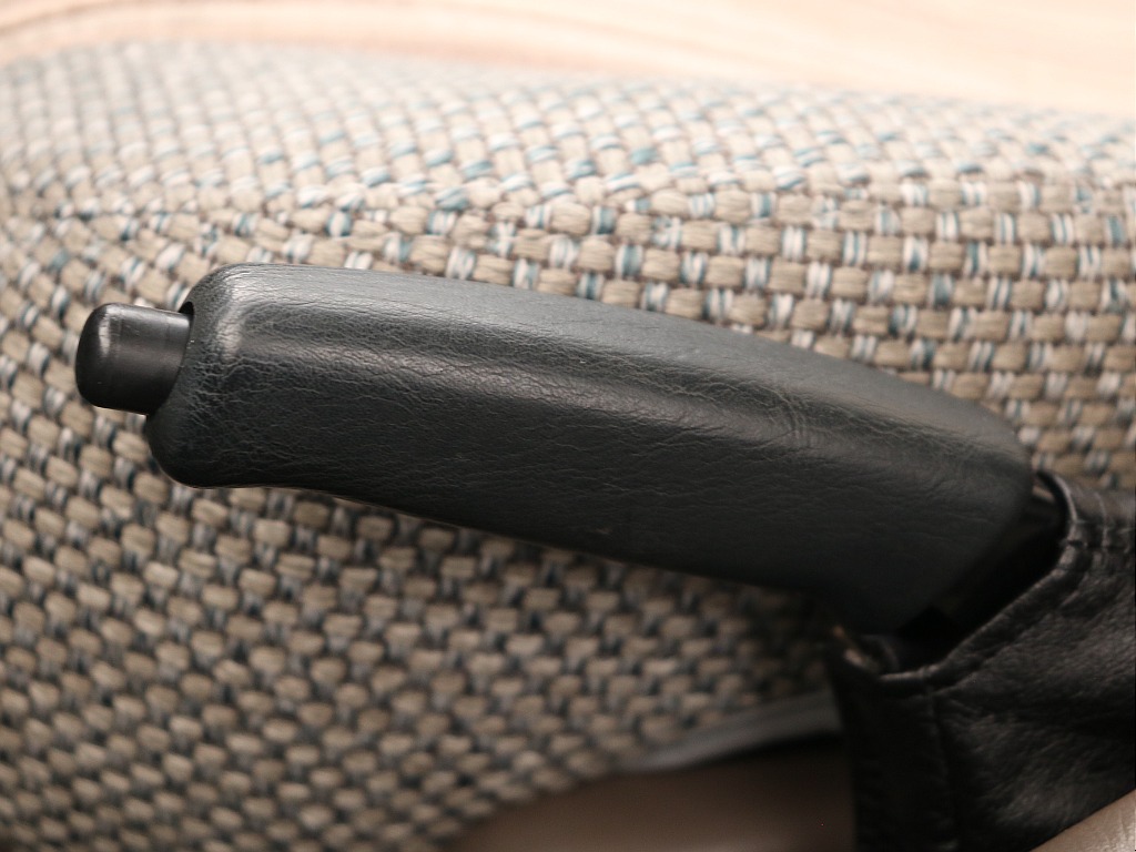 サイドブレーキ！