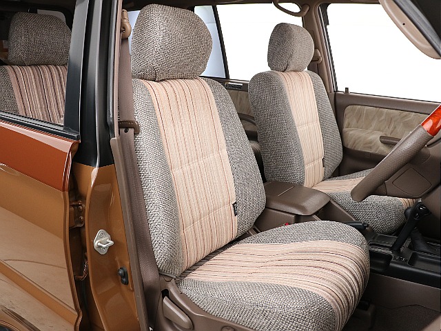 かわいらしいシートカバーもついております！車内の統一感がとてもありますね♪