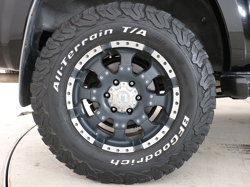 ウルトラ・ゴライアス１７インチAW！タイヤはBFグッドリッチA/Tタイヤの組み合わせ！