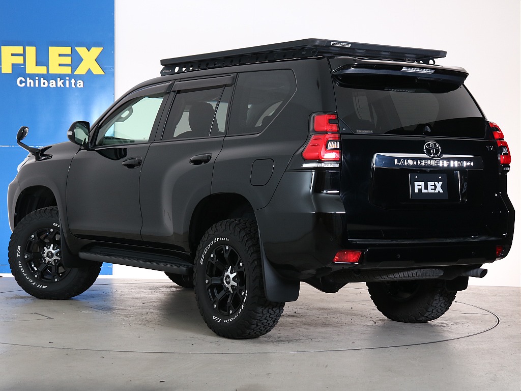 一枚開きのリアゲートは大きく開口するため、荷物の出し入れに便利！