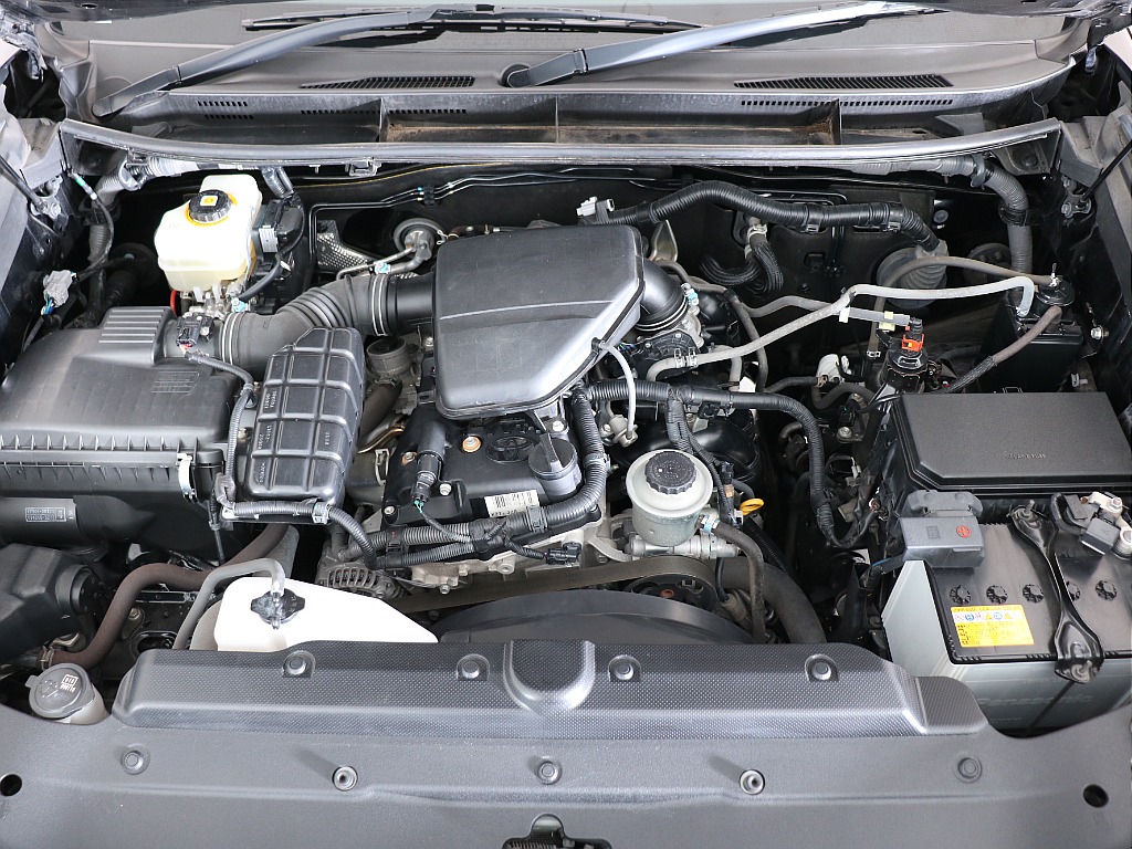 2700ｃｃのガソリンエンジン！ 静かかつトルクフルな走りを求める方にはおススメです！