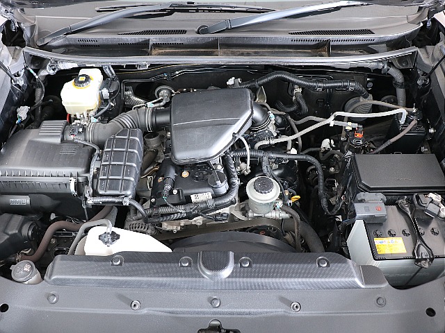 2700ｃｃのガソリンエンジン！ 静かかつトルクフルな走りを求める方にはおススメです！