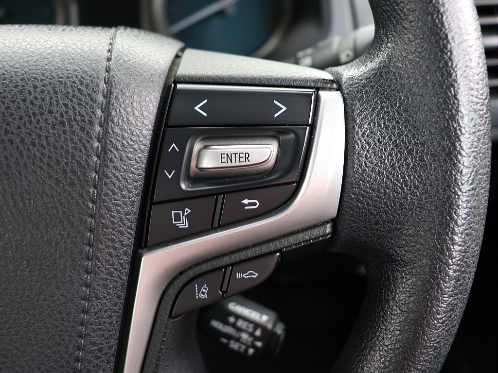 ステアリングスイッチ右！