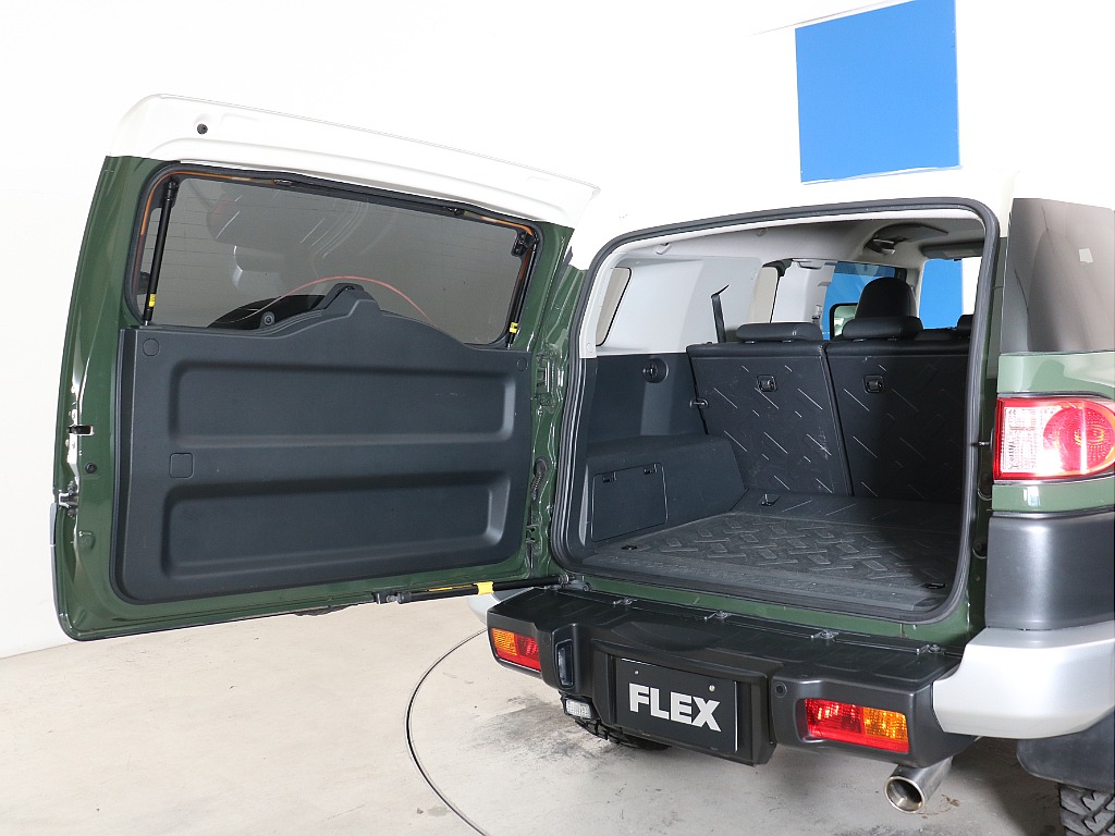 横開きのリアドア！