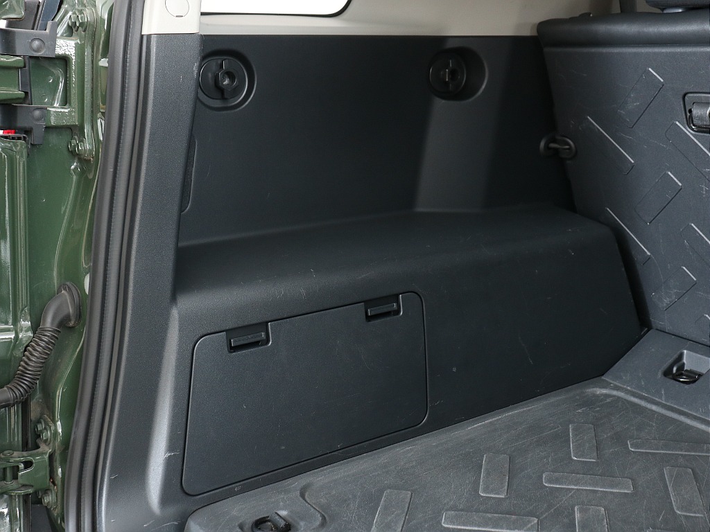 ラゲッジスペース左！