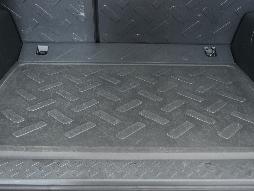 ラゲッジスペース中央！