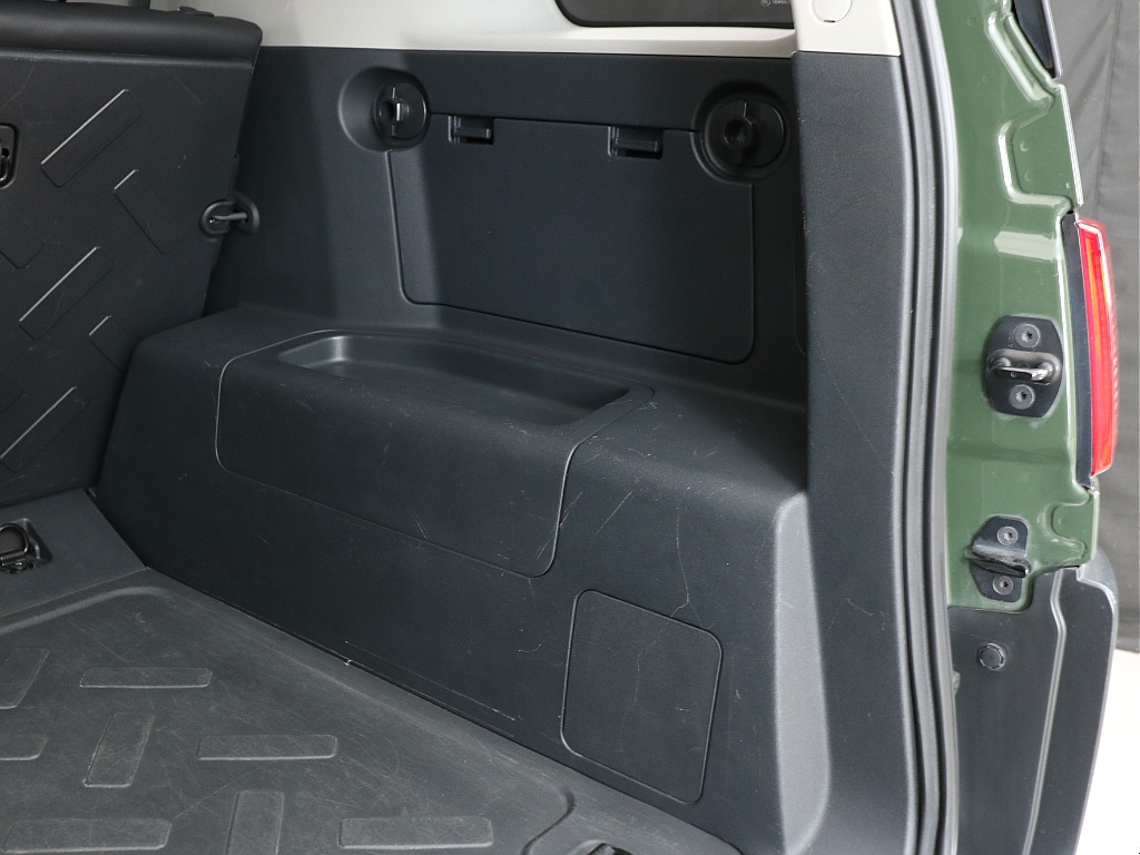 ラゲッジスペース右！