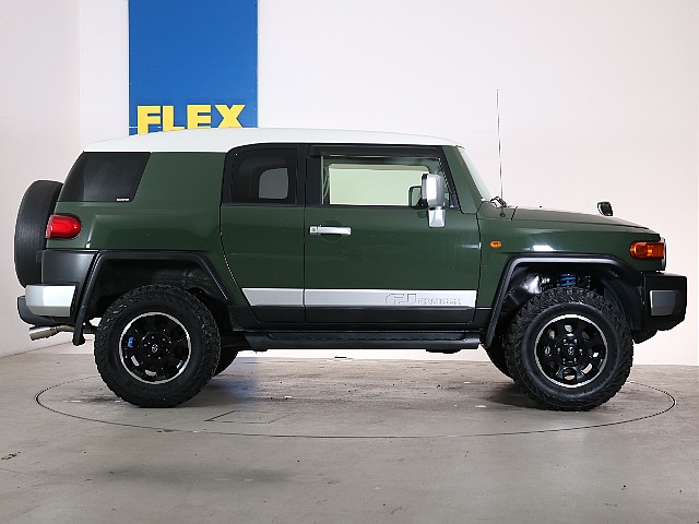 2インチリフトアップを行うことにより程よいライトカスタム感が醸し出されます！