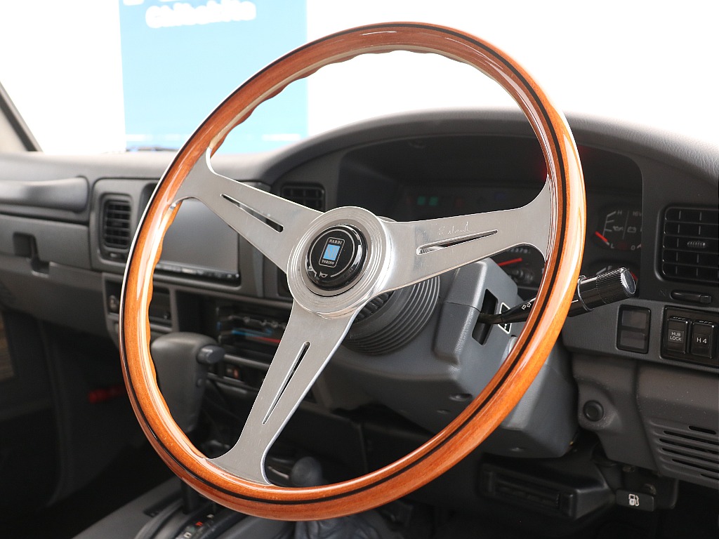 ナルディーステアリング！ポイントの高いステアリング！