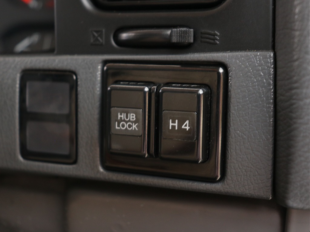 ハブロックシステムも装備！オフロード性能もばっちりです！