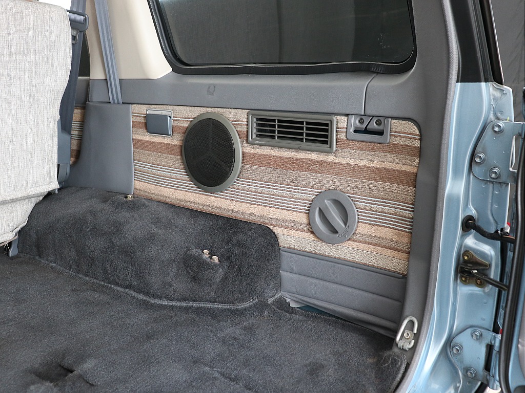 ラゲッジスペース右！