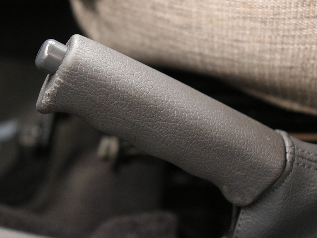 サイドブレーキ！