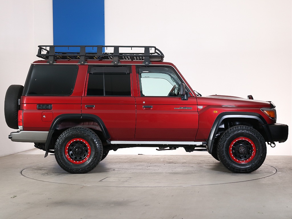 外装に目立った傷や汚れ等は見受けられません！