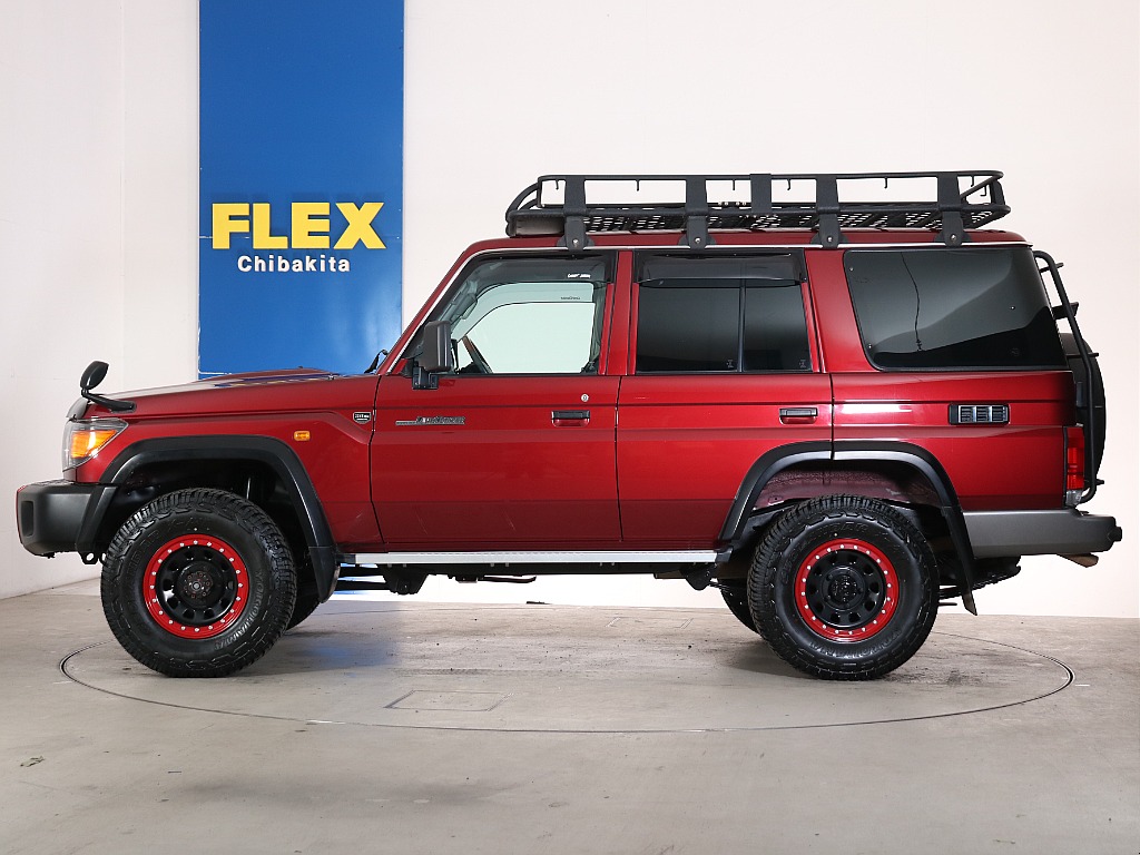 リアフィルムも施工済みとなりますので室内のプライバシーもバッチリ！