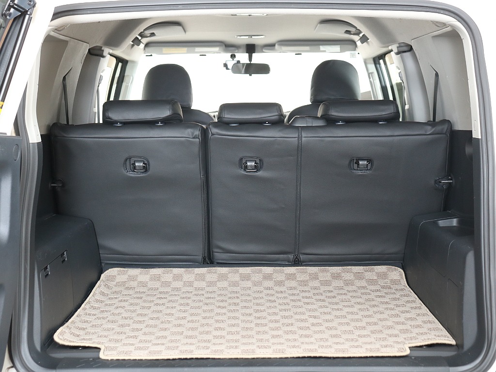 ラゲッジスペースにはマットがついております！
